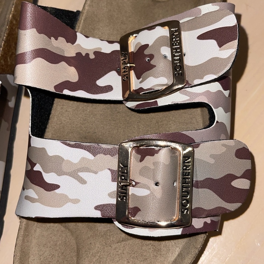 Sandals - Picture 3 of 4